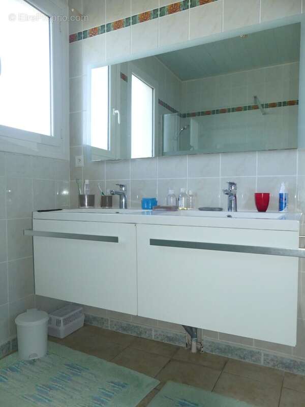 Maison à SAINT-JACUT-LES-PINS