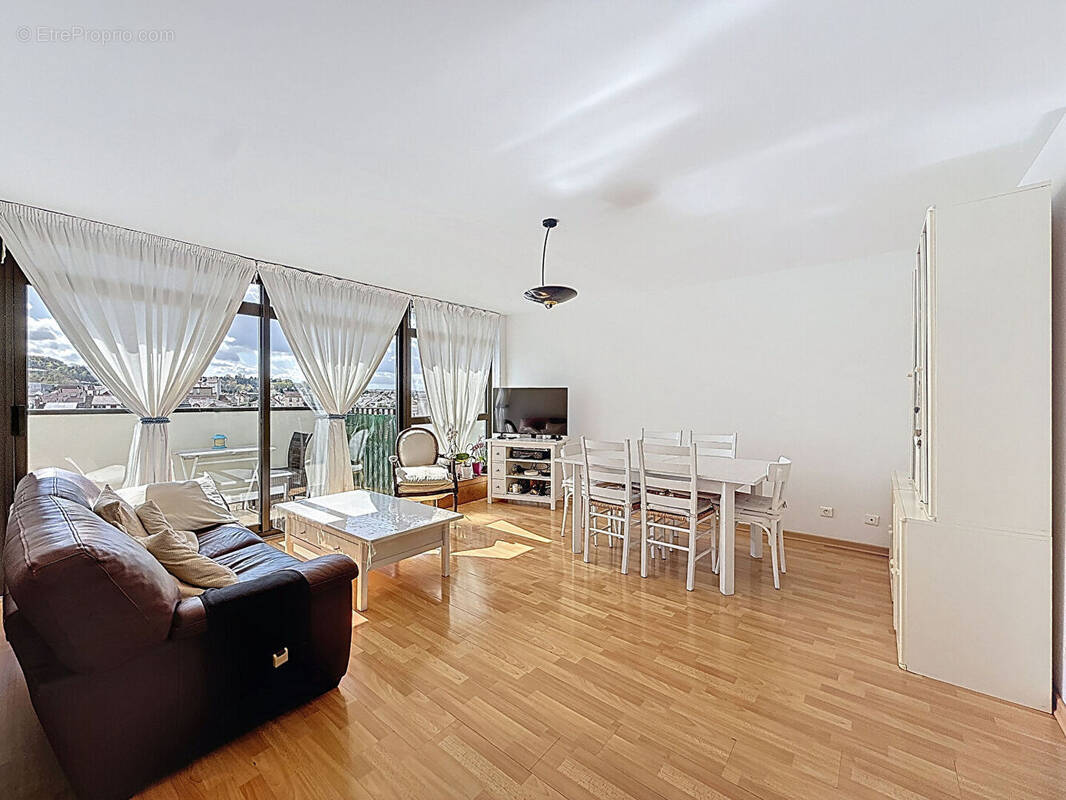 Appartement à PUTEAUX