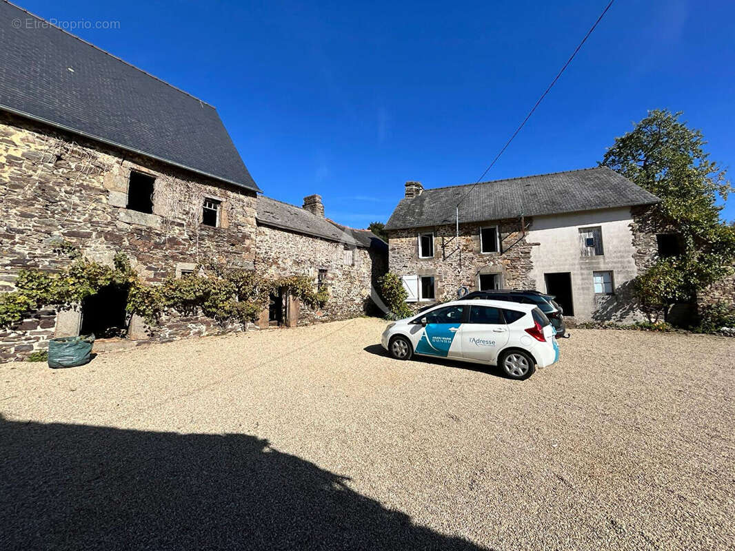 Maison à LA HAIE-TRAVERSAINE