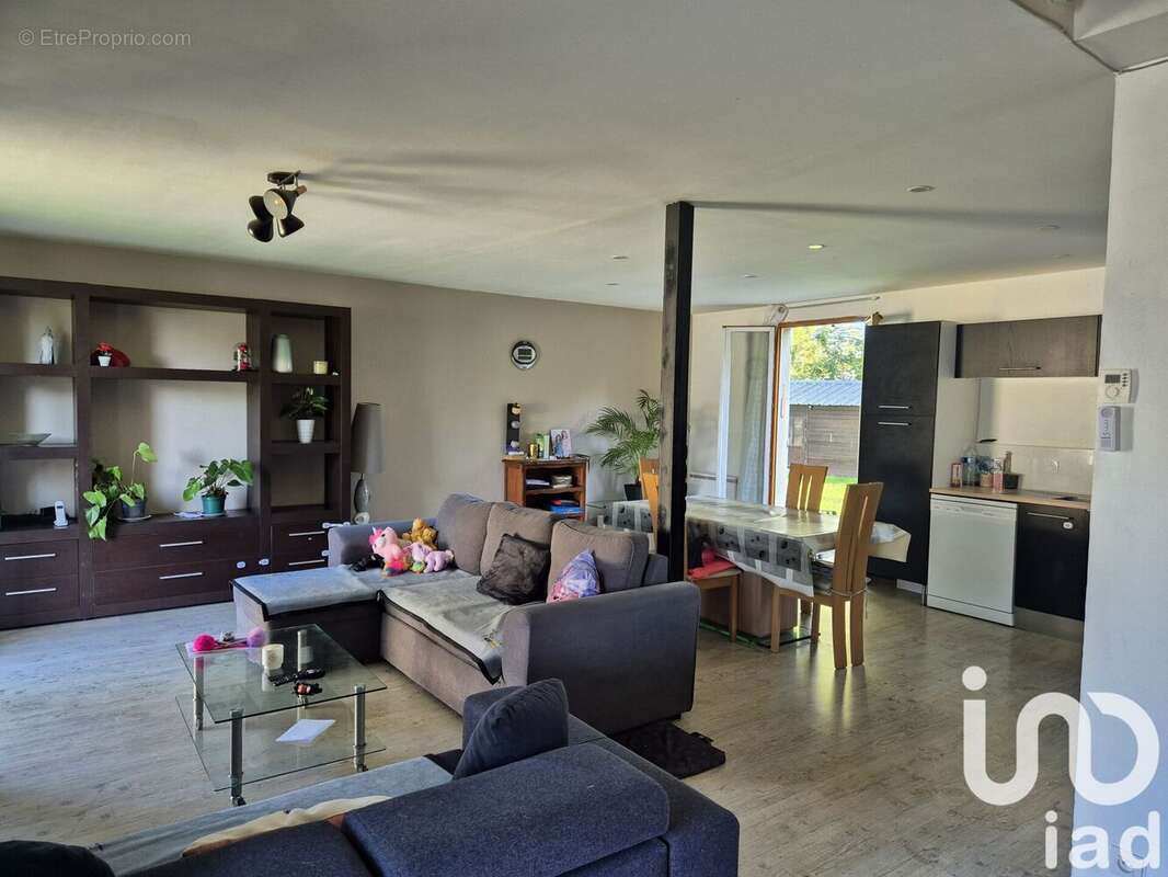 Maison 119 m² à Chatenay-Sur-Seine  - photo 2