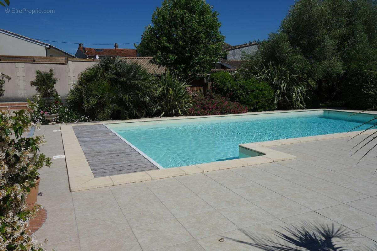 Achat maison 6 pièces 258 m2 33390 Blaye IMMOBILIERE DE L'ESTUAIRE - photo 8