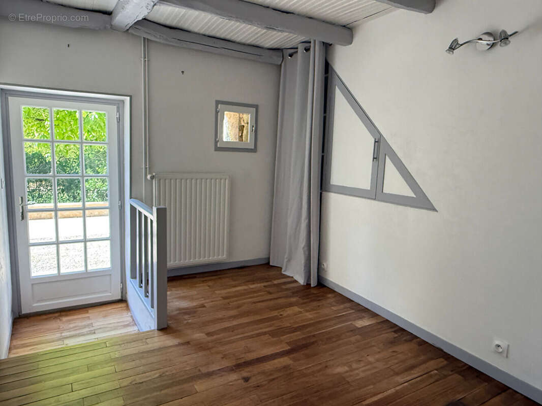 Maison à NIEUIL-L'ESPOIR