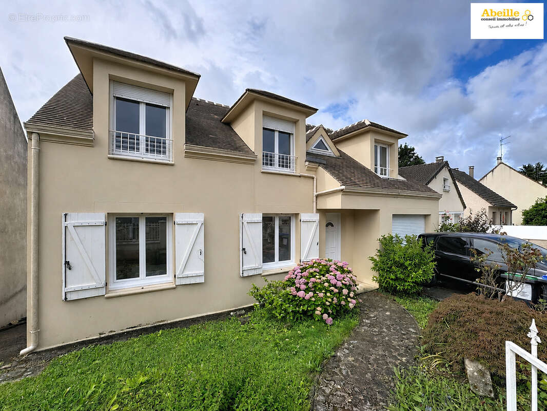 Maison à MAGNY-LES-HAMEAUX