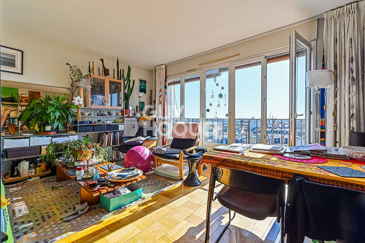 Appartement à PARIS-12E