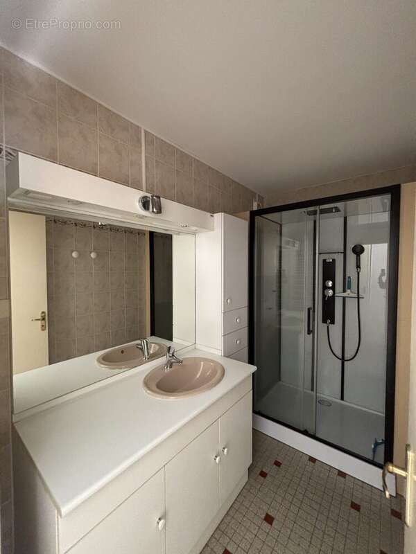 Appartement à PRIVAS