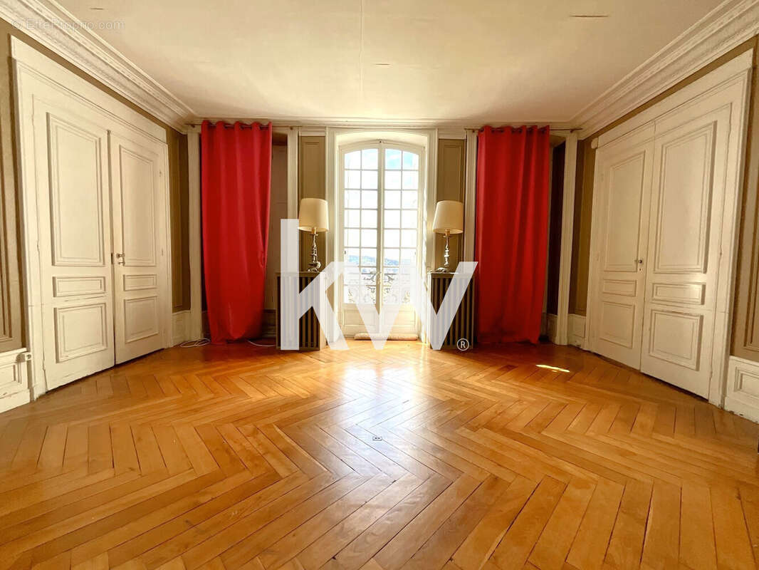 Maison à L'ETRAT