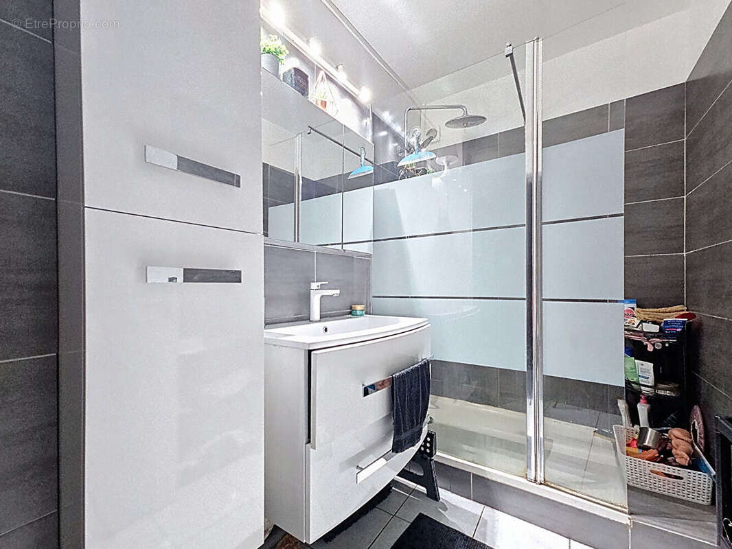 Appartement à MARSEILLE-11E