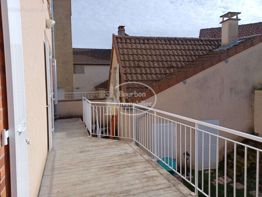 Appartement à ISSY-L&#039;EVEQUE