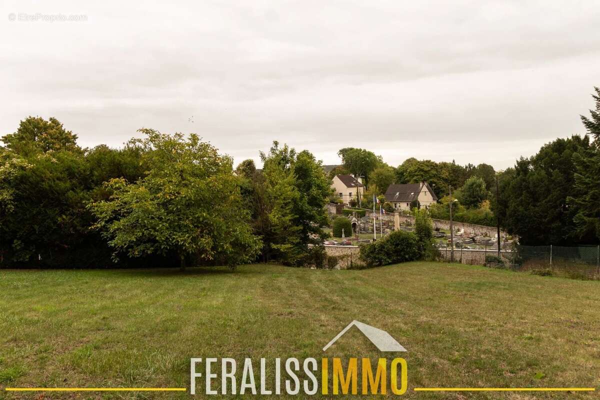 Terrain à VAUX-SUR-SEINE