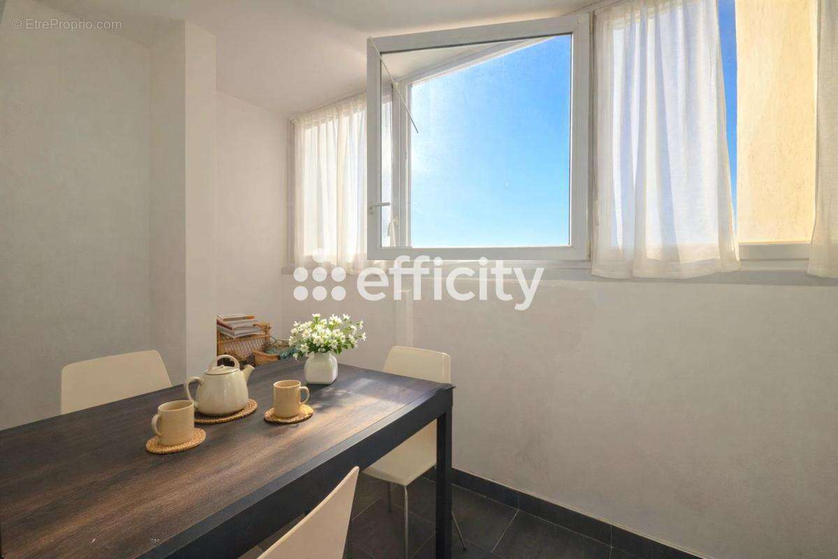 Appartement à MARSEILLE-9E