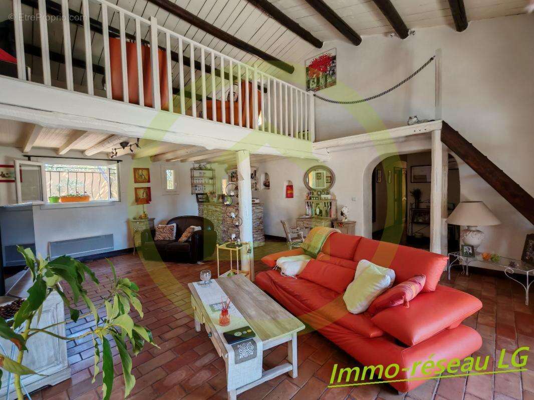 Maison à LE CASTELLET