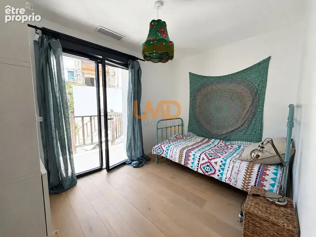 Nîmes Croix-de-Fer – Maison rénovée avec garage, terrasses et ba - photo 12
