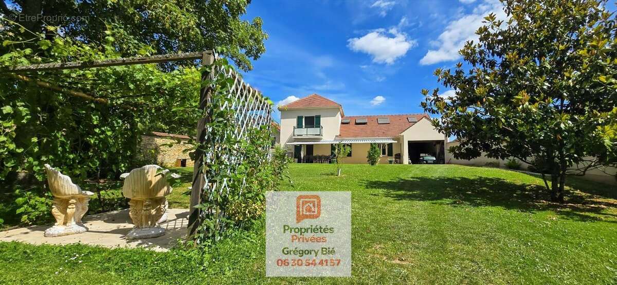 Maison Tournan En Brie 8 pièce(s) 208 m2 - photo 2