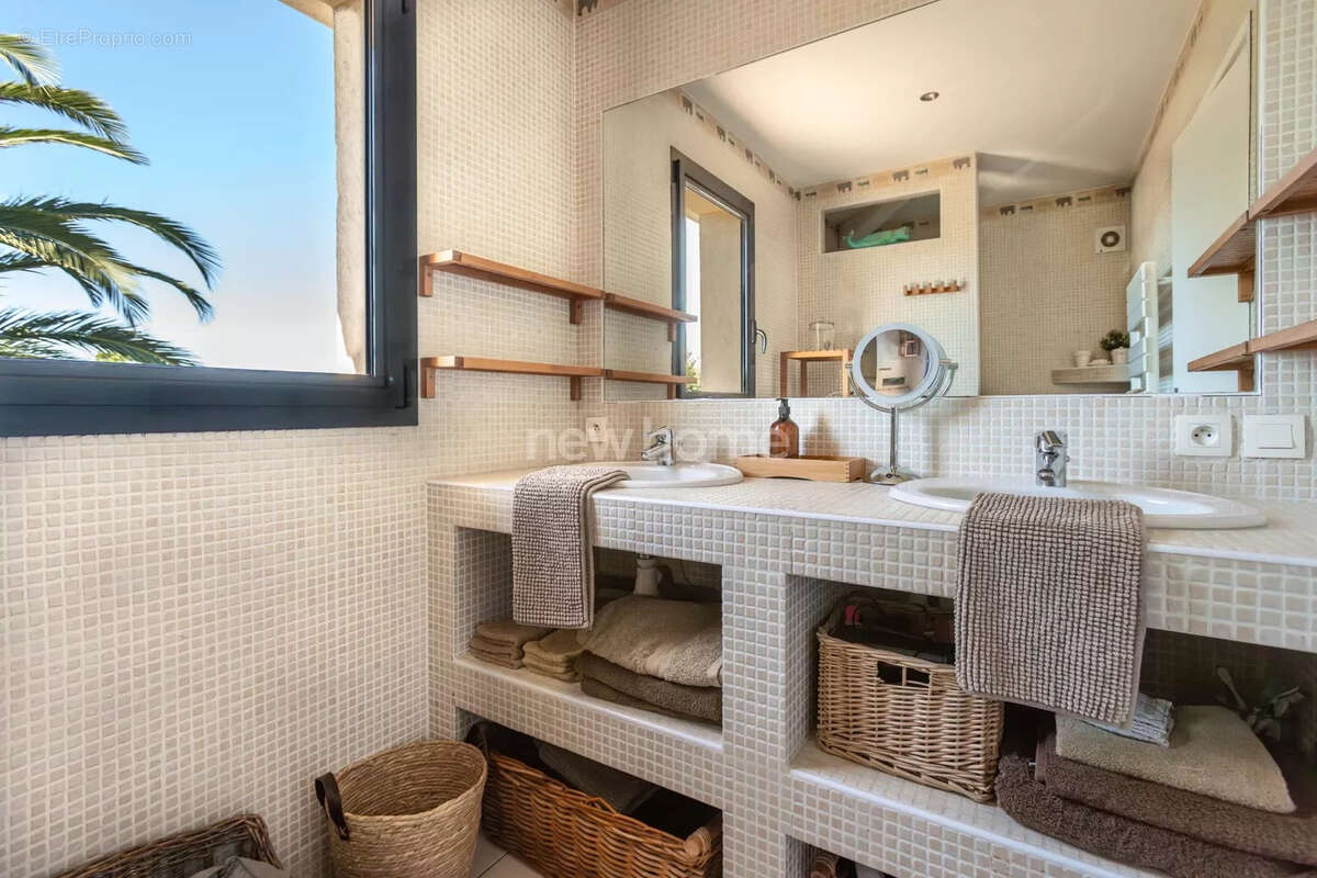 Maison à LES ADRETS-DE-L'ESTEREL