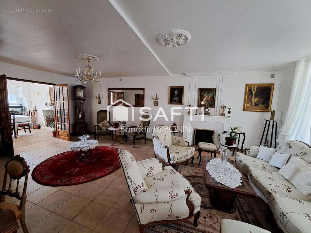 Maison 155 m² à Mirambeau  - photo 8