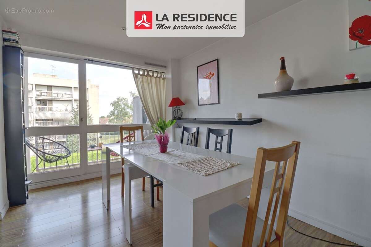Appartement à VERNEUIL-SUR-SEINE