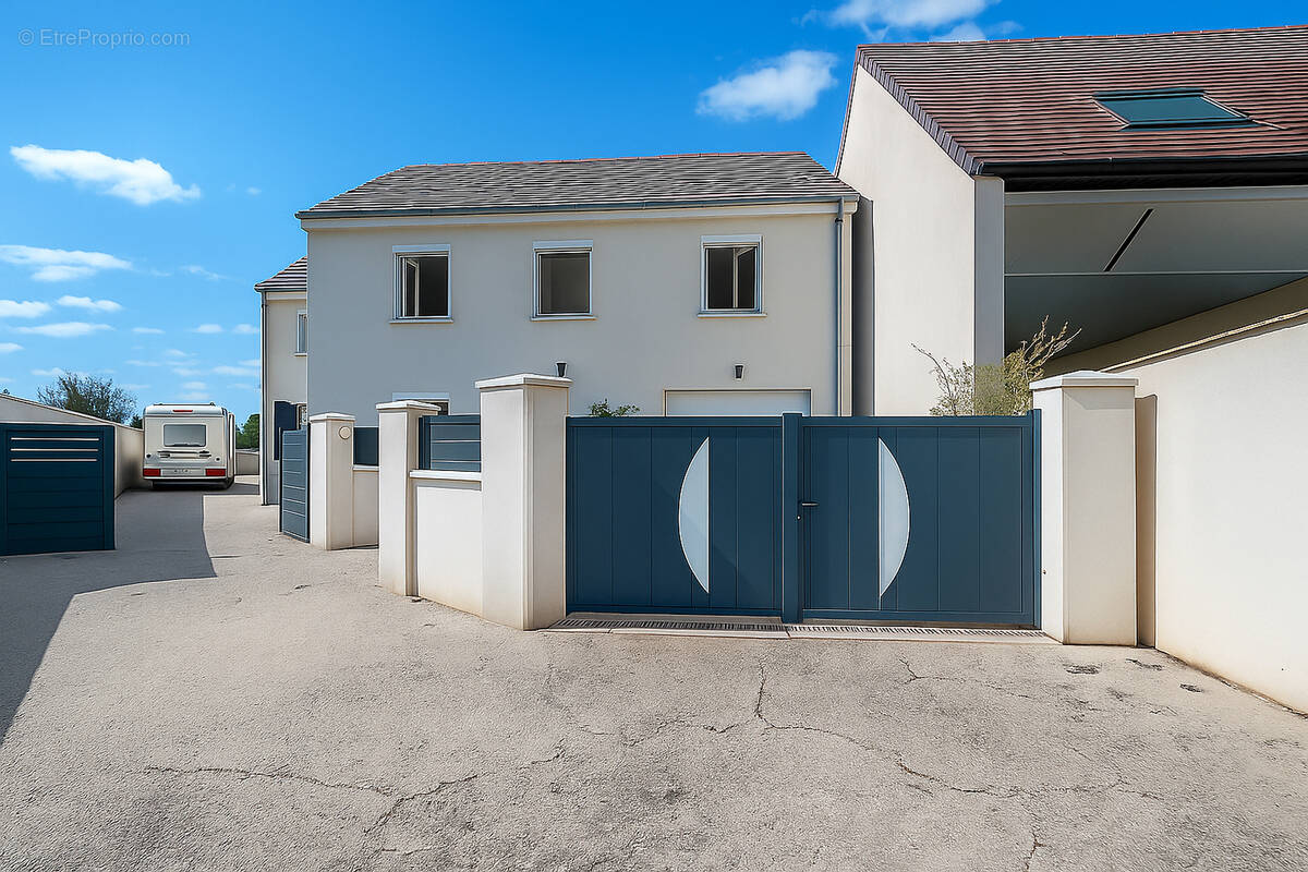 Maison à SAULON-LA-RUE