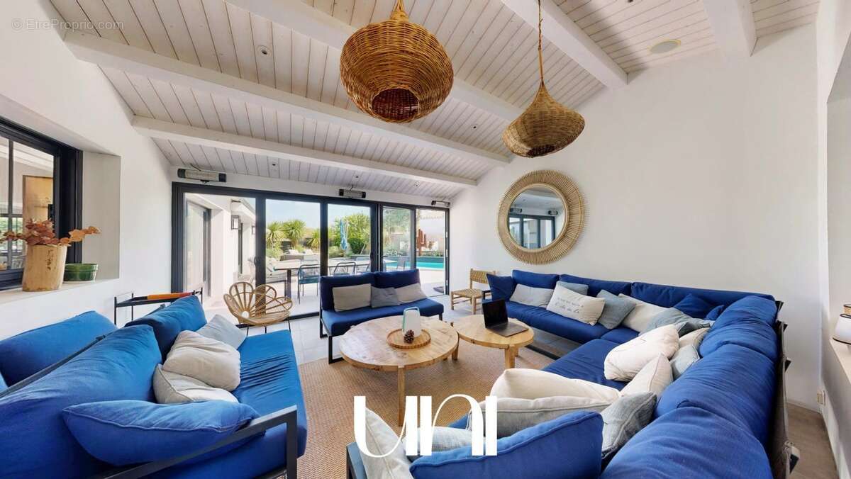Maison 5 pièces de 277 m2 avec piscine et dépendance - Le-Bois-Plage-en-Ré - photo 9