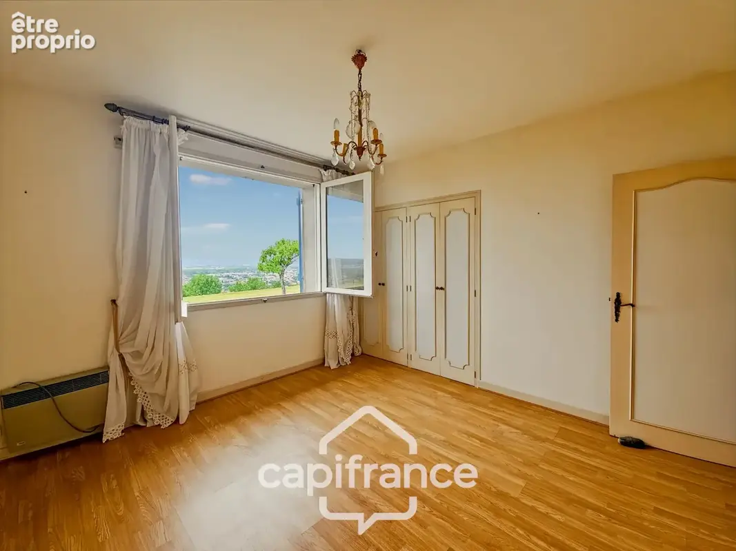 Maison familiale 6 chambres, terrain 3500 m², vue panoramique sur les hauteurs - photo 14