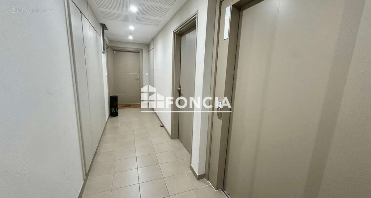 A VENDRE - CHARTREUX - Appartement récent T3 avec terrasse et box - photo 10