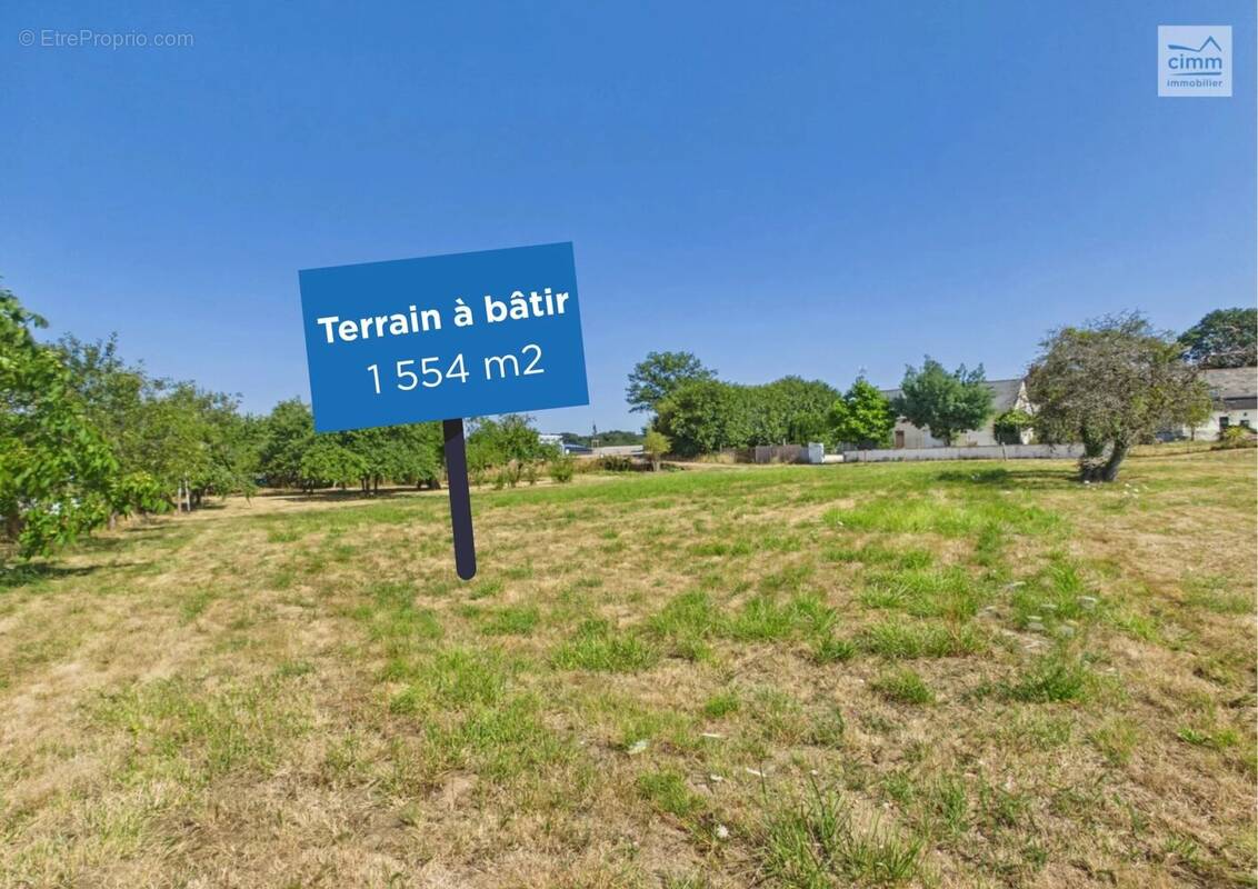 Terrain à LA CHAPELLE-BOUEXIC