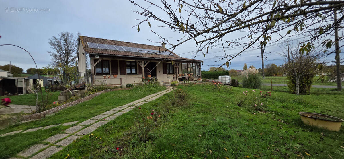 Maison à YZEURES-SUR-CREUSE