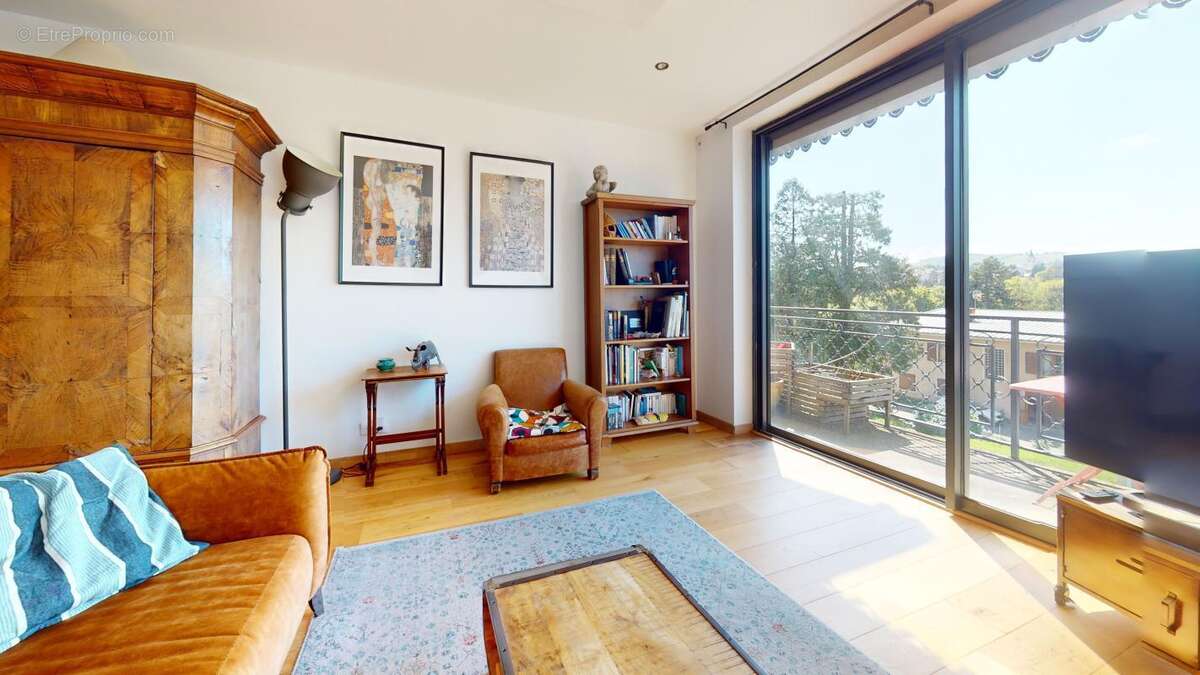 Appartement à LENTILLY