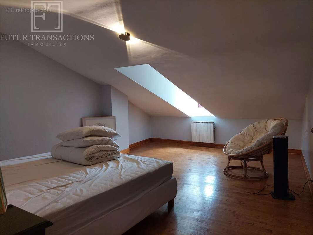 Maison à BOURDEILLES