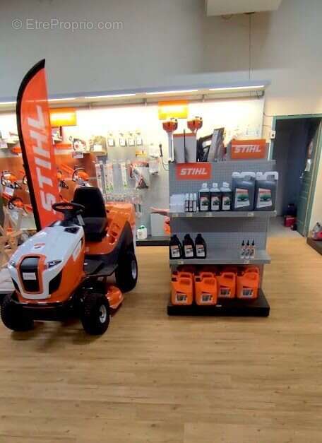 Autre à SAINT-AMAND-MONTROND