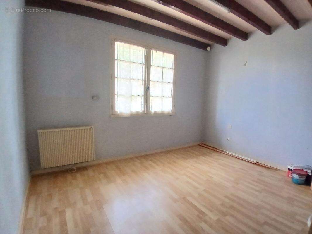 Maison familiale avec piscine   Gare TGV d'Angoulême à proxi - photo 13