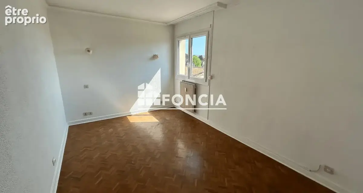 Exclusivité Carpentras : T3 de 87 m² avec deux chambres, balcon et cave, libre de suite - photo 5