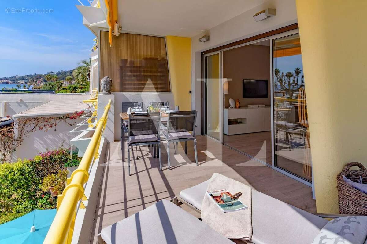 Appartement à VALLAURIS