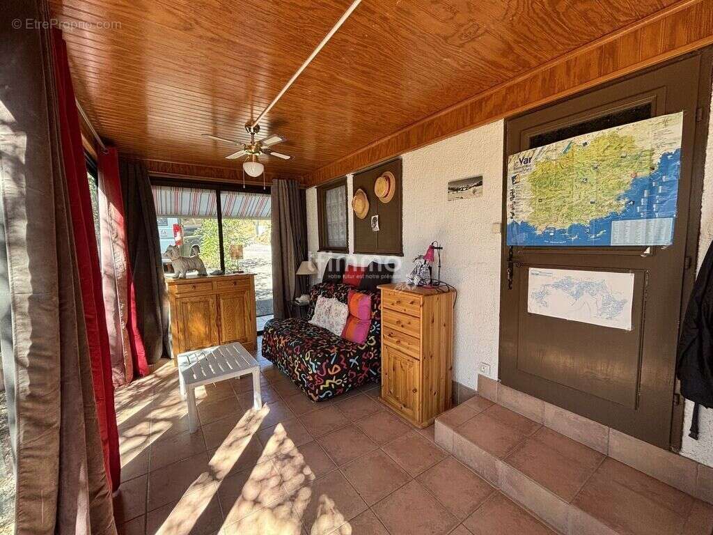 Maison à LE MUY