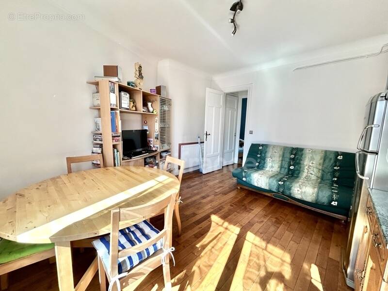 Appartement à COURBEVOIE