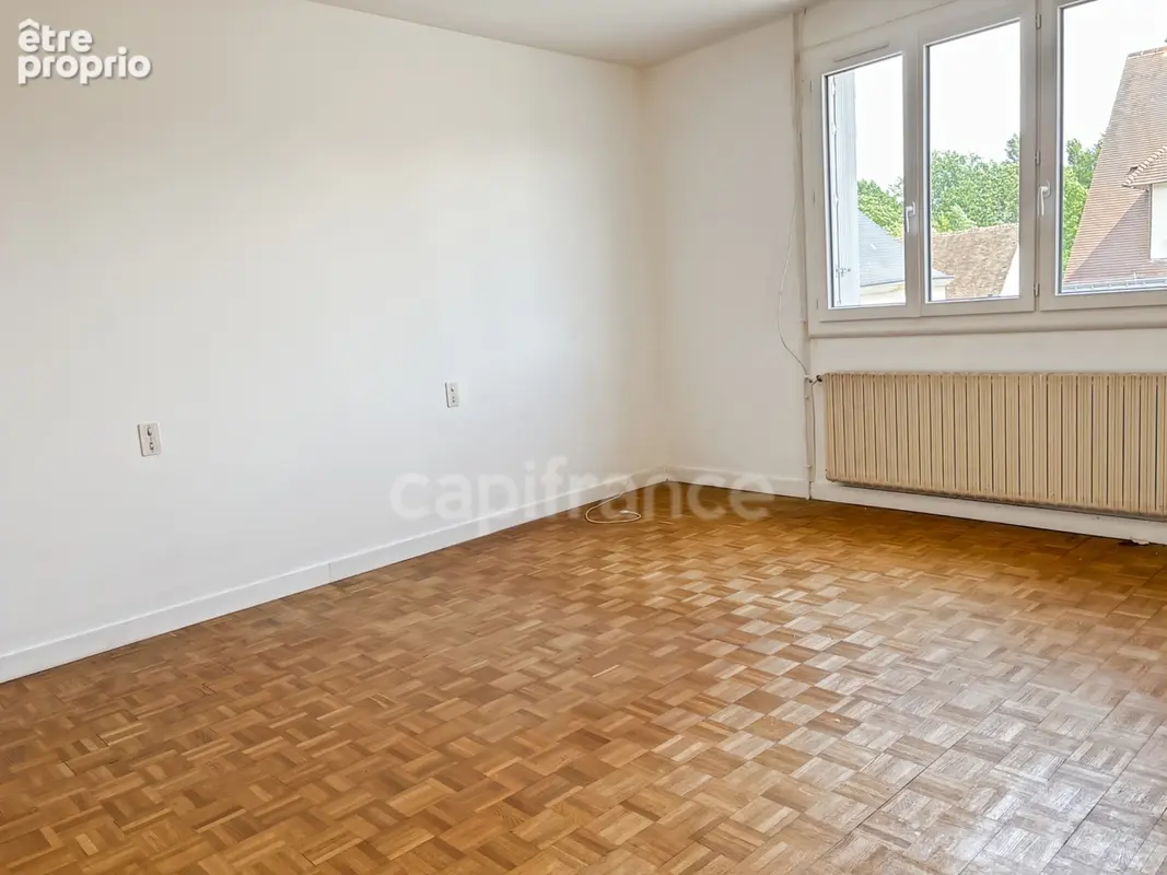 Maison avec local commercial à vendre centre ville SAVIGNE L'EVEQUE (72) - photo 9
