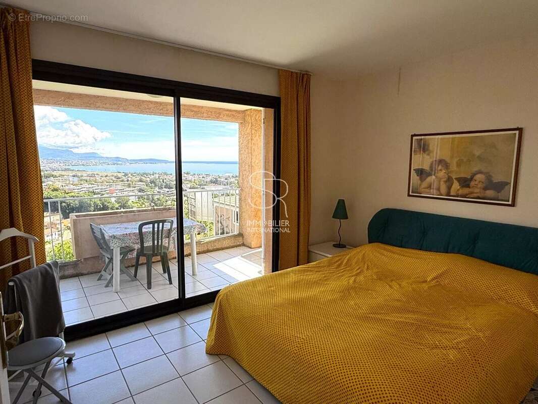 Appartement à VILLENEUVE-LOUBET