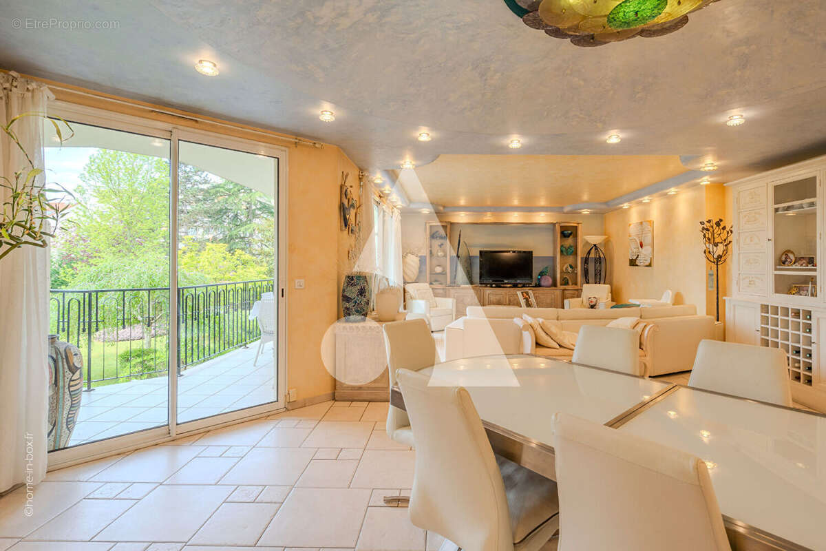 Appartement à SAINT-MAUR-DES-FOSSES