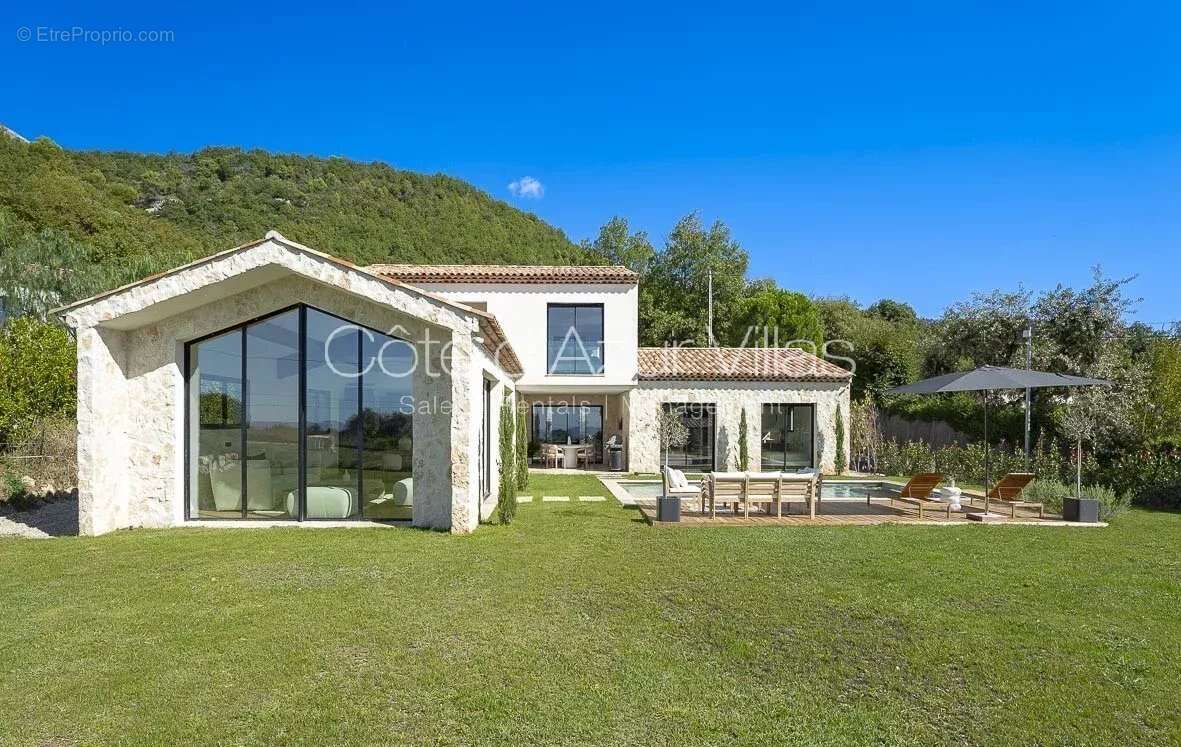 Maison à TOURRETTES-SUR-LOUP
