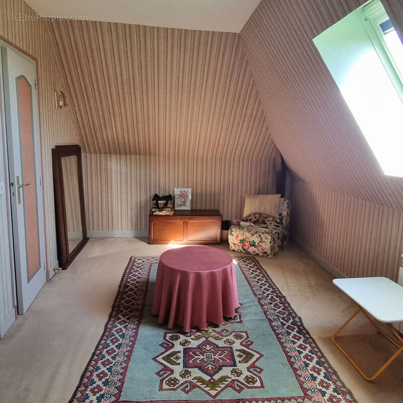 Maison à MONTGIVRAY