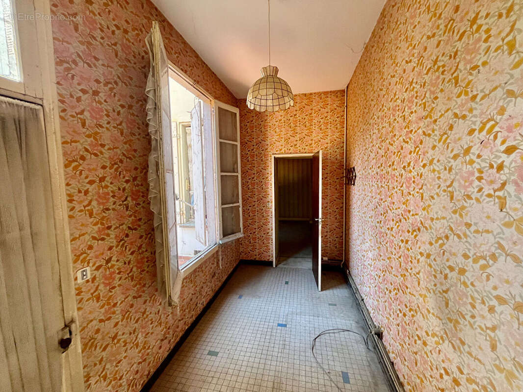 Villeneuve-sur-Lot, à quelques minutes à pied des commodités, un ensemble immobilier rare au coeur de la ville composé de 2 bâti - photo 10