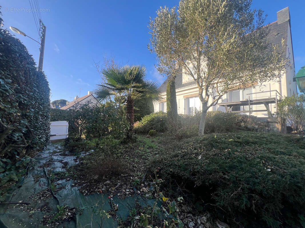 Maison à LE POULIGUEN