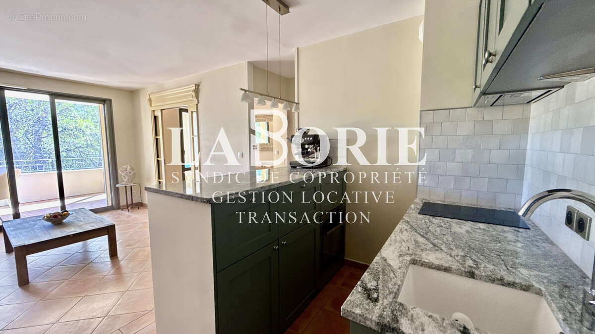 Appartement T3 d'exception au Golf de Saumane   Deux terrasses avec vue  sur les Roches de Fontaine-de-Vauclus - photo 13