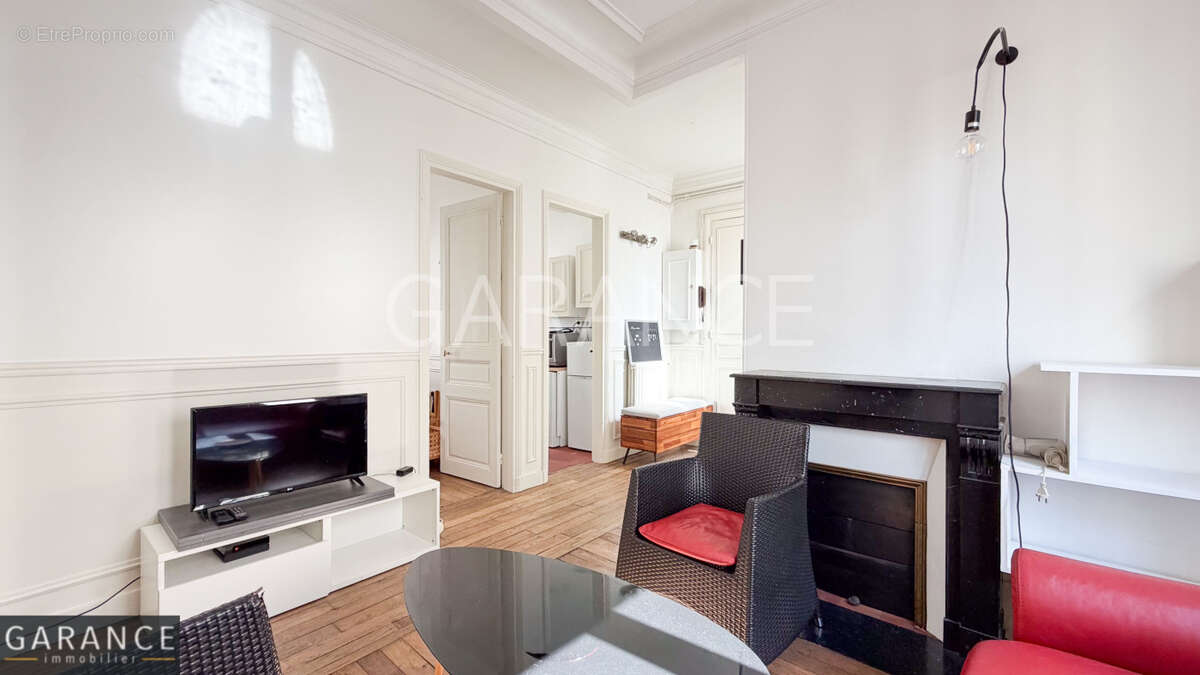 Appartement à PARIS-14E