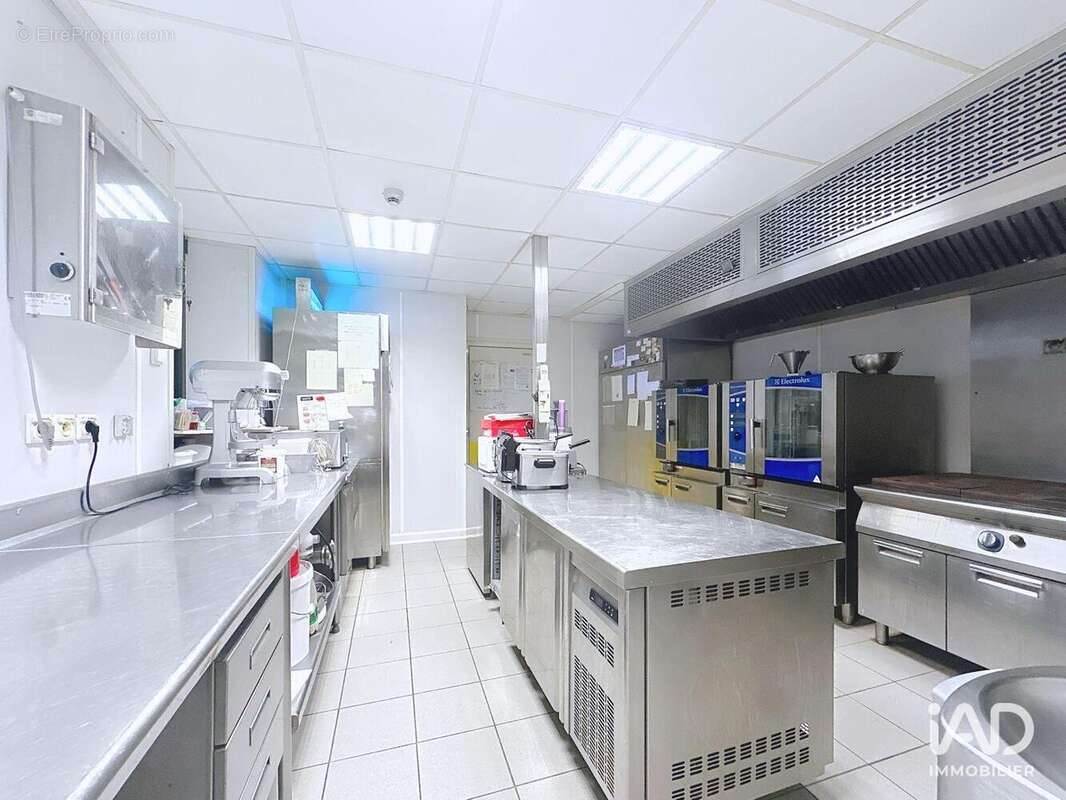 Photo 9 - Commerce à CARANTILLY