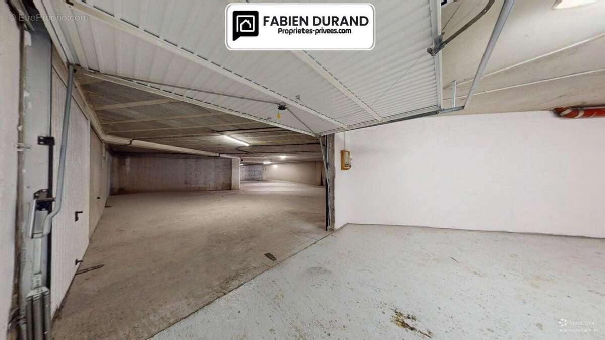 Parking à MANDELIEU-LA-NAPOULE