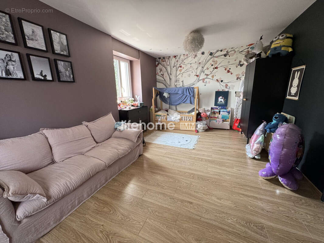 Maison 235 m² à Deols  - photo 7