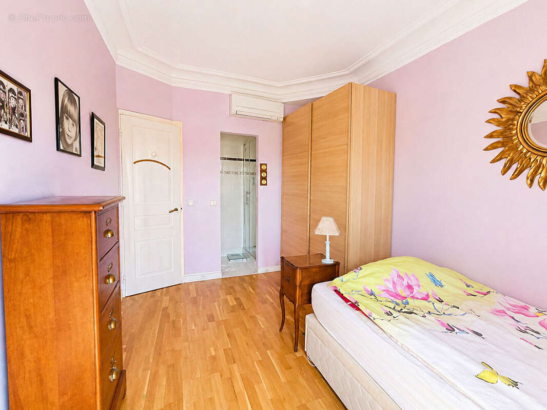 Appartement à PARIS-19E
