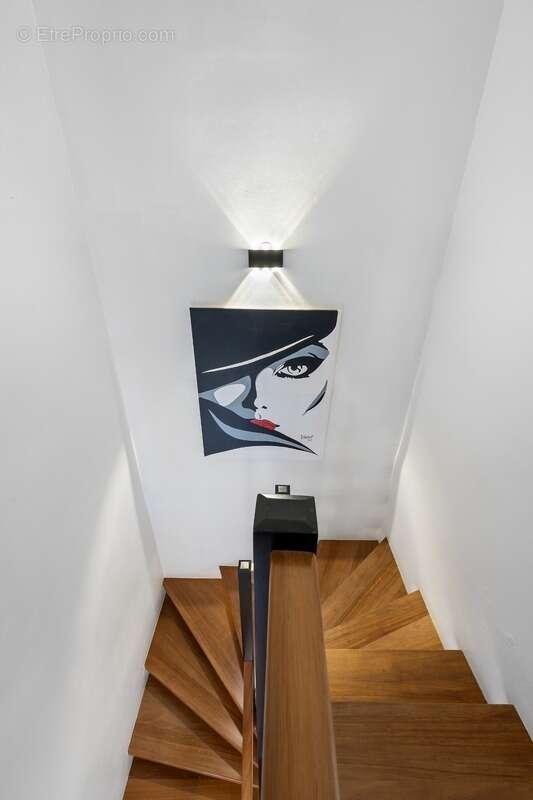 Maison à vendre 10 pièces SAINT GILLES LES BAINS (974) - photo 5