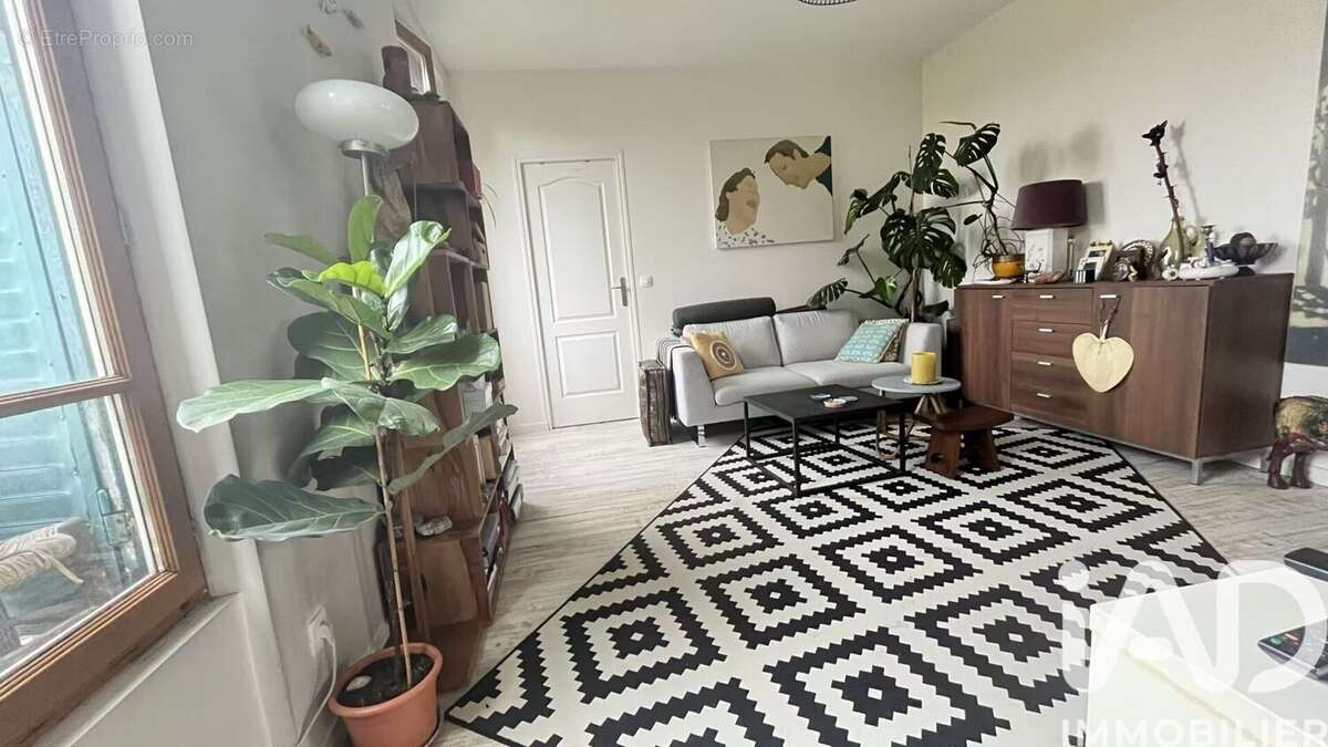 Photo 2 - Appartement à CHOISY-LE-ROI