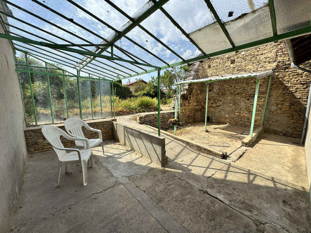 Maison de village avec jardin   75 m2 habitables   Saint-Alban-de-Roche - photo 3